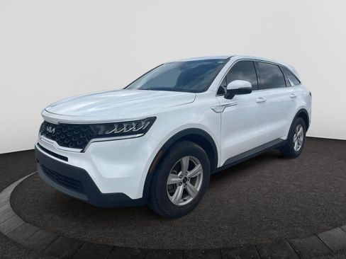 Used 2023 Kia Sorento LX image 1