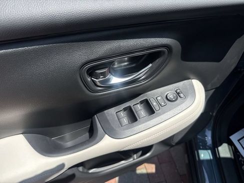 Certified 2027 Honda HR-V LX image 13