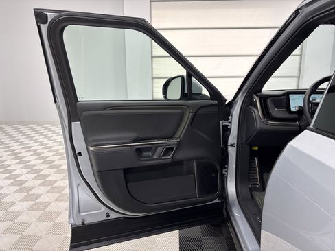 Used 2023 Rivian R1S Adventure image 16