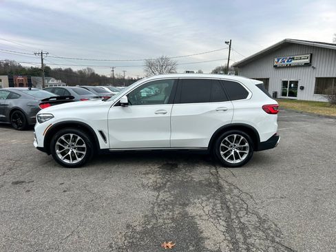 Used 2019 BMW X5 xDrive40i w/ Premium Package 2 AWD/4WD image 2