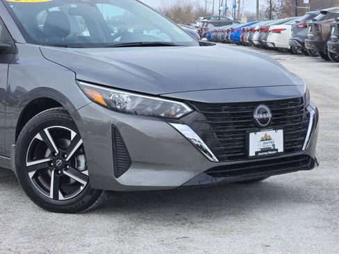 Used 2025 Nissan Sentra SV image 2