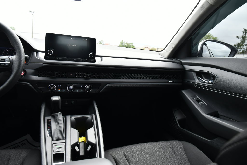 Used 2023 Honda Accord LX image 24