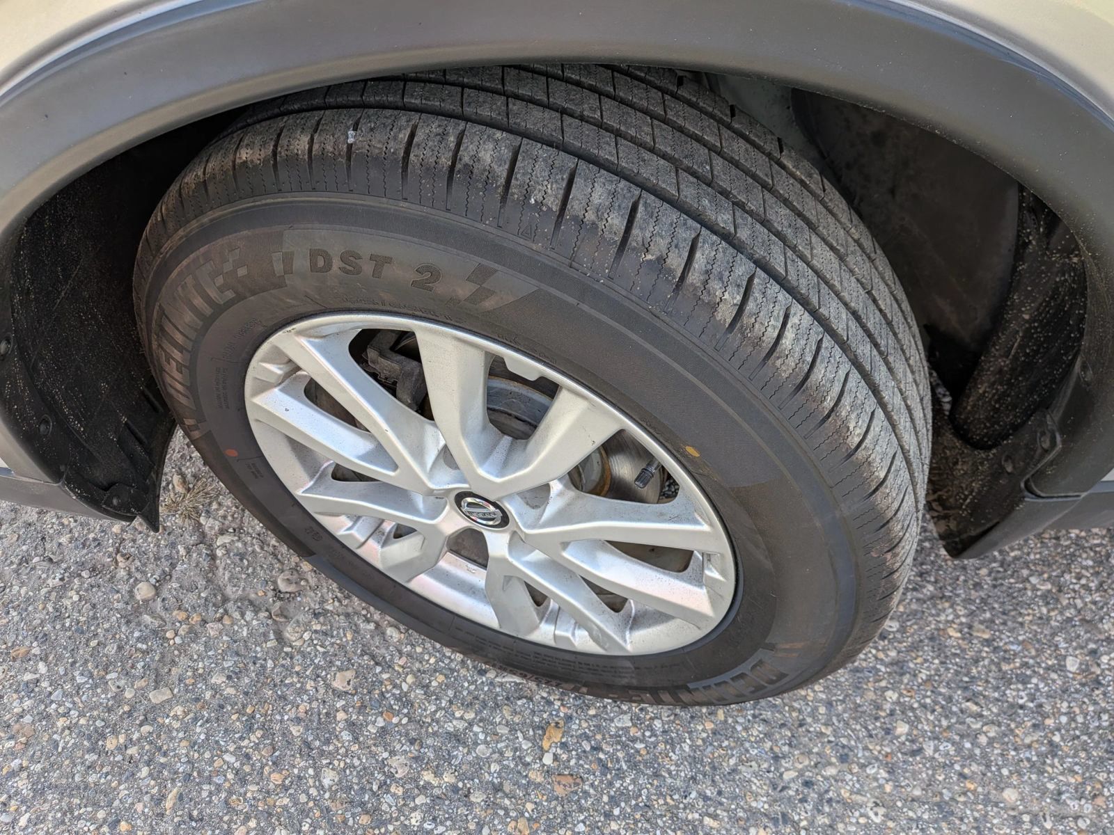 Used 2017 Nissan Rogue SV AWD/4WD image 10
