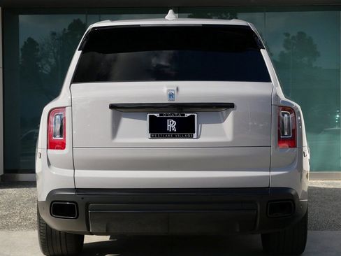 Used 2021 Rolls-Royce Cullinan image 20