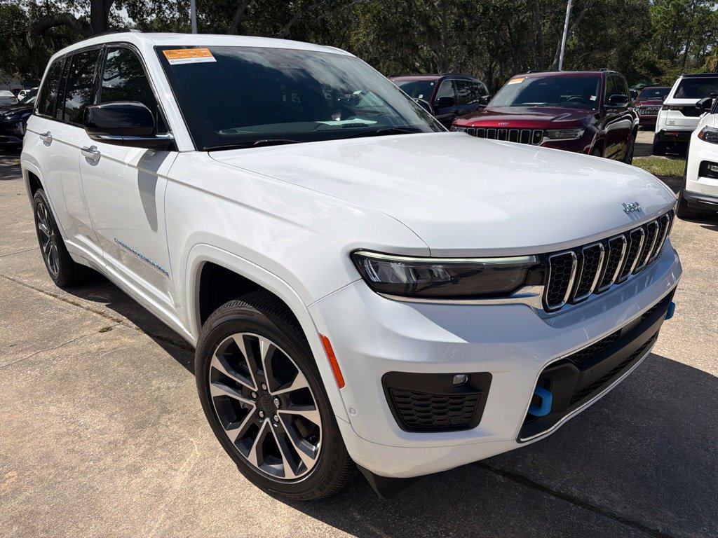 Used 2024 Jeep Grand Cherokee Overland w/ Trailer Tow Package AWD/4WD image 3