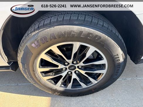Used 2025 Ford Expedition Platinum AWD/4WD image 8