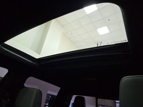 Used 2024 Chevrolet Silverado 2500 ZR2 w/ Technology Package image 46