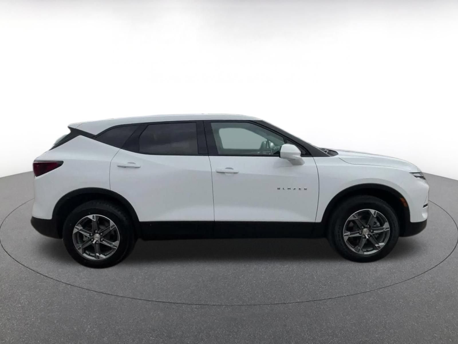 Used 2026 Chevrolet Blazer LT FWD image 15