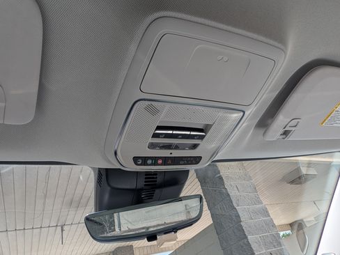 Used 2025 GMC Acadia Denali w/ Super Cruise Package FWD image 31