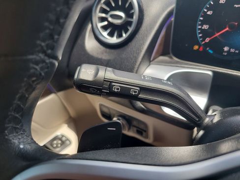 Used 2021 Mercedes-Benz GLB 250 image 28