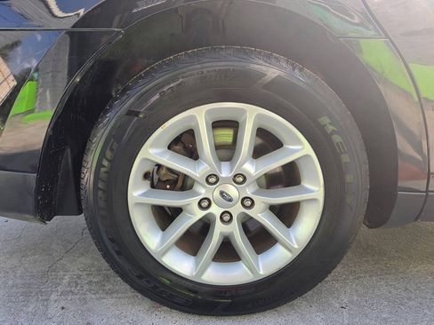 Used 2013 Ford Taurus SE FWD image 46