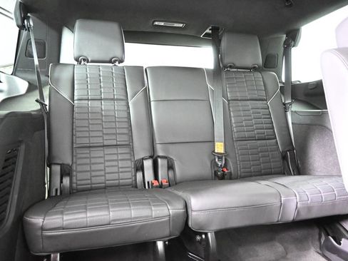 Used 2024 Cadillac Escalade Sport Platinum w/ LPO, ONYX Package AWD/4WD image 17