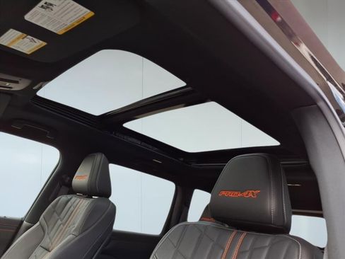 Used 2025 Nissan Armada PRO-4X w/ Pro-4X Premium Package image 16