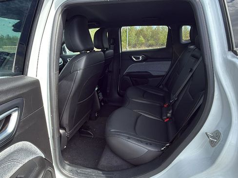 Used 2024 Jeep Compass Latitude AWD/4WD image 22