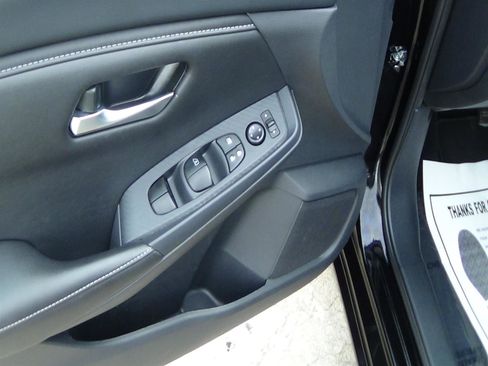 Used 2025 Nissan Sentra SV FWD image 15