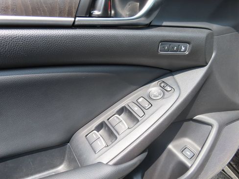 Used 2022 Honda Accord Touring image 13