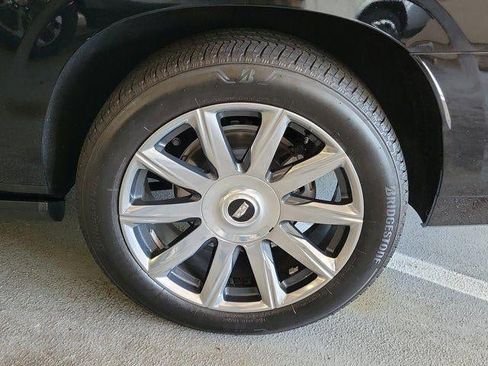 Certified 2023 Cadillac Escalade ESV Premium Luxury Platinum image 9