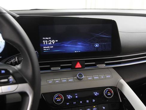 Used 2023 Hyundai Elantra Limited FWD image 9