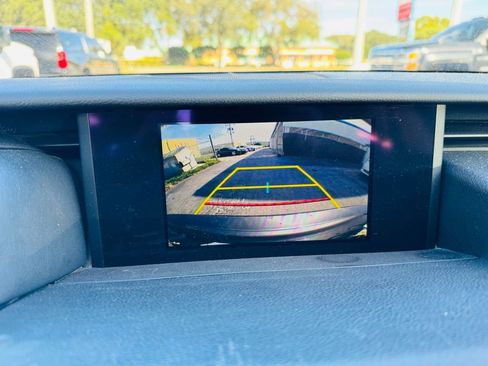 Used 2018 Lexus IS 300 image 24