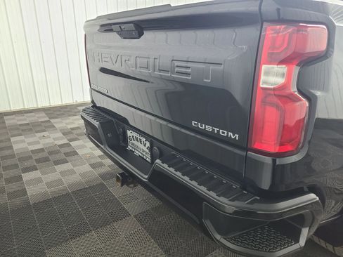 Used 2021 Chevrolet Silverado 1500 Custom image 16