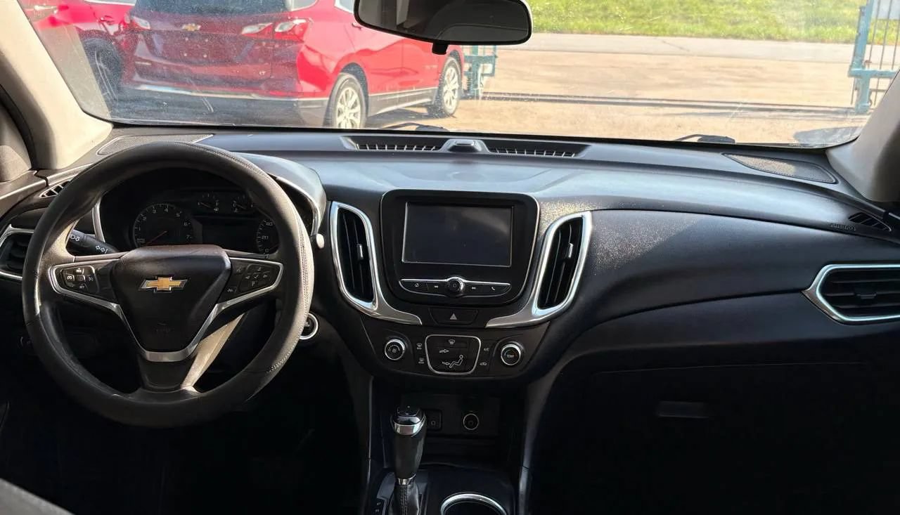 Used 2018 Chevrolet Equinox LT w/ LPO, Protection Package FWD image 17