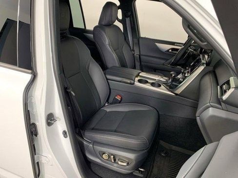Used 2024 Lexus LX 600 F Sport image 22