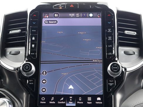 New 2026 RAM 1500 Limited w/ Off Road Group image 24