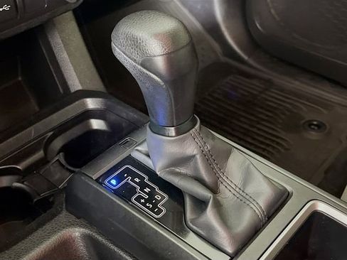 Used 2022 Toyota Tacoma SR image 17