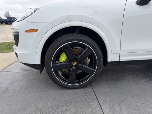 Used 2018 Porsche Cayenne S image 4