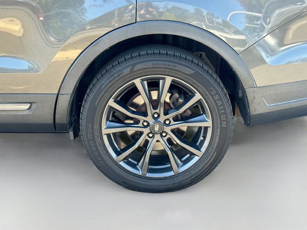 Used 2018 Ford Explorer XLT w/ Equipment Group 202A FWD image 40