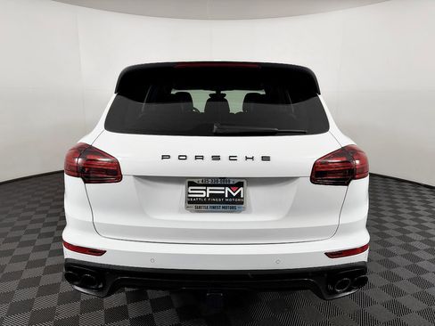Used 2017 Porsche Cayenne Platinum Edition AWD/4WD image 10