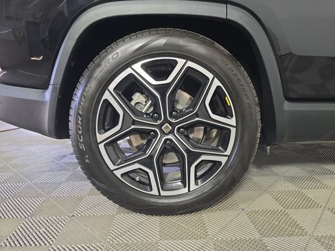 Used 2025 Rivian R1S Adventure AWD/4WD image 12