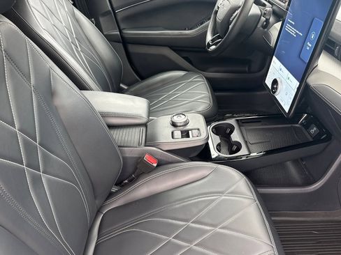 Certified 2023 Ford Mustang Mach-E Select image 17