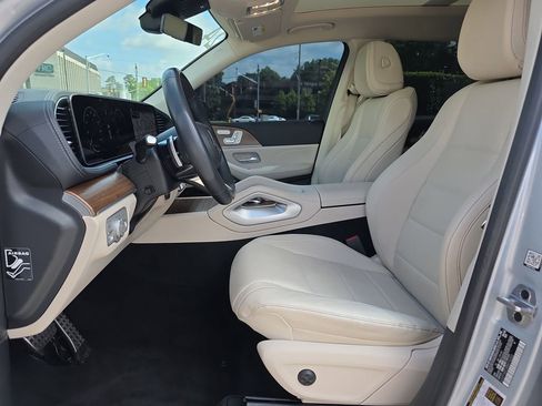 Used 2024 Mercedes-Benz GLS 450 4MATIC w/ AMG Line Exterior image 10