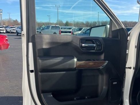 Used 2019 Chevrolet Silverado 1500 High Country w/ Technology Package AWD/4WD image 28
