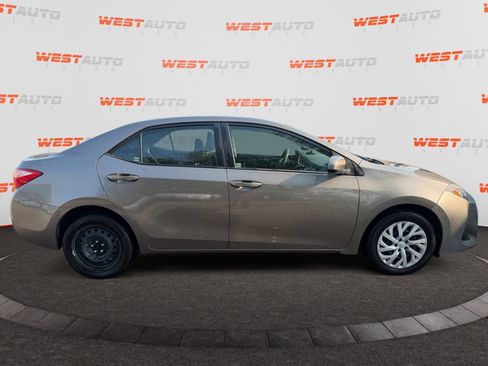 Used 2017 Toyota Corolla LE w/ Carpet Mat Package (TMS) FWD image 6