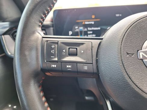 Used 2025 Nissan Kicks SR w/ SR Premium Package FWD image 16