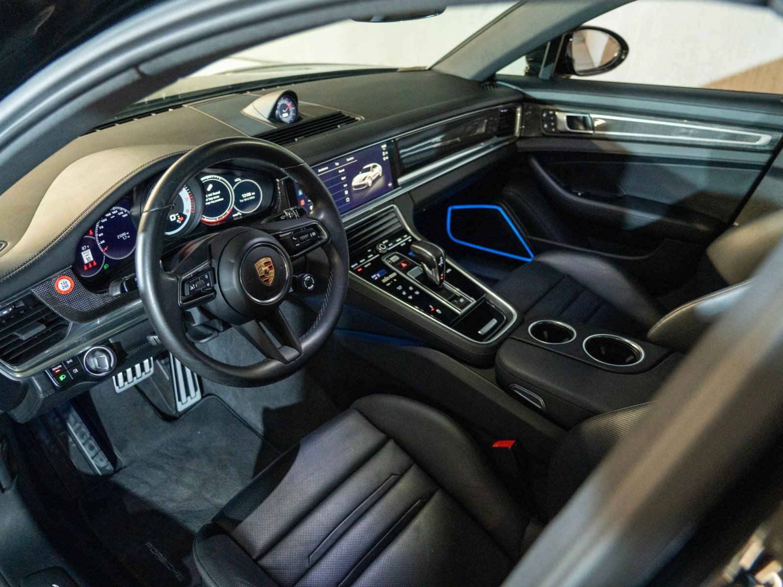 Certified 2023 Porsche Panamera Platinum Edition RWD image 4