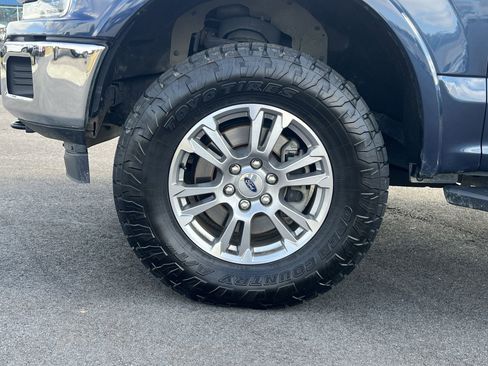 Used 2019 Ford F150 Lariat w/ Trailer Tow Package image 34