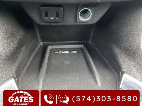 Used 2023 Chevrolet Traverse LT FWD image 22