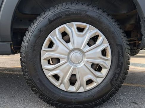 Used 2018 Ford Transit 250 130 Low Roof w/ Exterior Upgrade Package RWD image 9