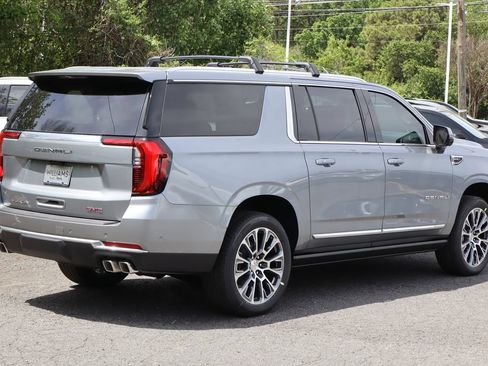 New 2026 GMC Yukon XL Denali w/ Denali Reserve Package AWD/4WD image 7