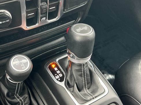 Used 2023 Jeep Wrangler Unlimited Sahara AWD/4WD image 25