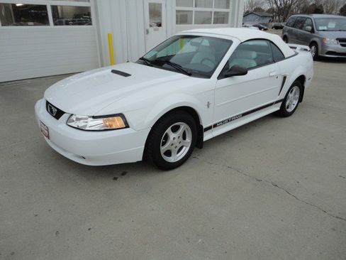 Used 2002 Ford Mustang Deluxe image 17