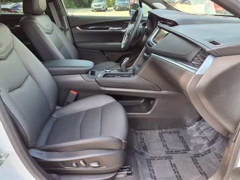 Certified 2024 Cadillac XT5 Premium Luxury FWD image 9