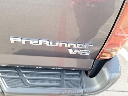 Used 2013 Toyota Tacoma PreRunner image 12