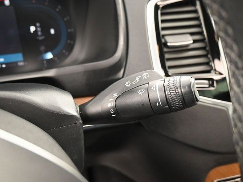 Used 2023 Volvo XC90 B6 Plus image 18