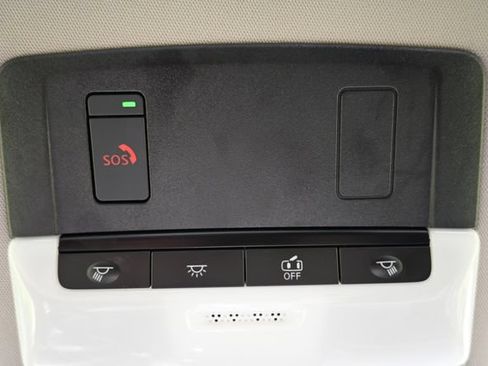 Used 2025 Nissan Altima 2.5 SV FWD image 33