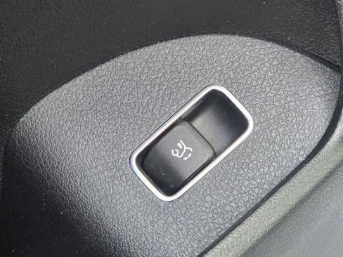 Used 2024 Mercedes-Benz GLE 350 4MATIC w/ AMG Line Interior image 39