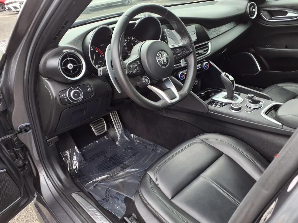 Used 2023 Alfa Romeo Giulia Sprint AWD/4WD image 14